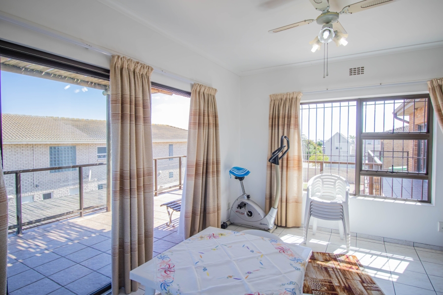 6 Bedroom Property for Sale in Myburgh Park Western Cape